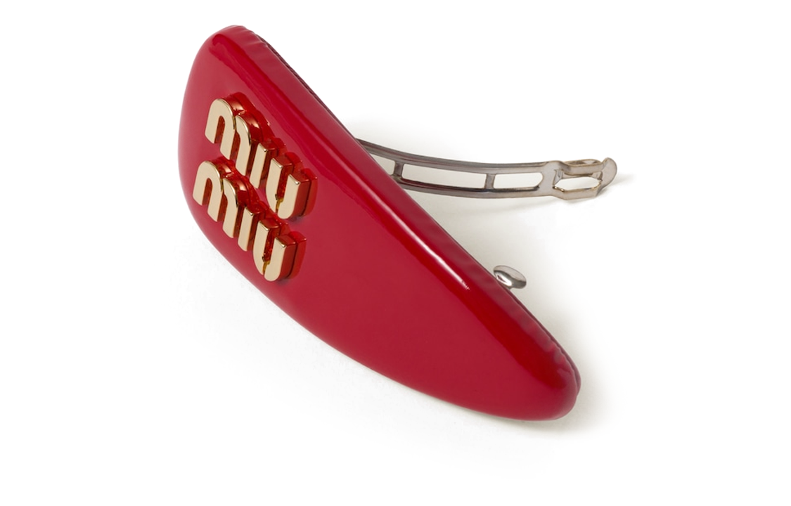 Lookbook (W) 미우미우 레드 가죽 3D 레터 장식 헤어 클립. 5IF092_069_F0011