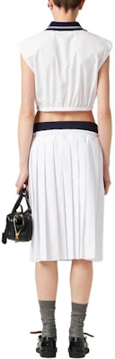 (W) MIU MIU Baju Tidak Berlengan Putih dengan Logo dan Rekaan Kontras. MT2006-10RG-F0009-S-OOO Shop (W) MIU MIU Baju Tidak Berlengan Putih dengan Logo dan Rekaan Kontras. MT2006-10RG-F0009-S-OOO