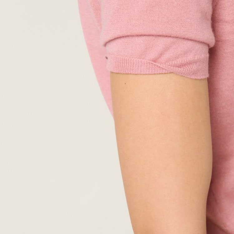 Details for (W) MIU MIU Slim Fit Polo Shirt dengan Logo - Ungu Muda. MML997-15RN-F0203-S-OOO