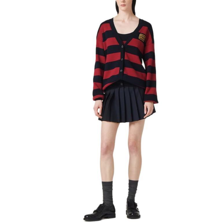 Lookbook (W) MIU MIU Kardigan Rajut Jalur Kapas Merah Burgundy Butang. MMF857-14M2-F0X58-S-OOO