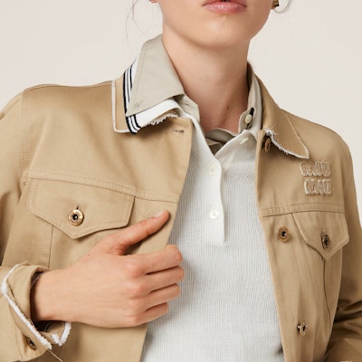 (W) MIU MIU Kemeja Polo Lengan Pendek Garis Kasual Putih. MML956-15BL-F0944-S-OOO Details for (W) MIU MIU Kemeja Polo Lengan Pendek Garis Kasual Putih. MML956-15BL-F0944-S-OOO