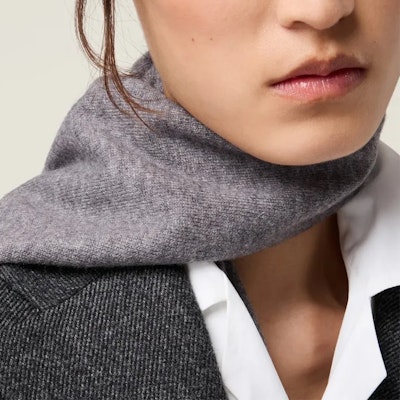 (W) MIU MIU Kemeja Lengan Panjang Logo Putih SS24 Koleksi. MK1888-15UL-F0009-S-OOO Details for (W) MIU MIU Kemeja Lengan Panjang Logo Putih SS24 Koleksi. MK1888-15UL-F0009-S-OOO