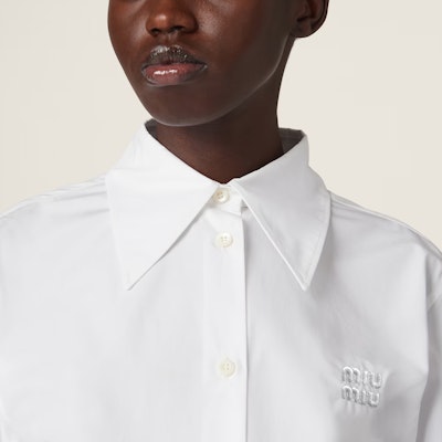 (W) MIU MIU Kemeja Putih Lengan Panjang dengan Cetakan Huruf dan Kolar Tajam. MK1818-10RG-F0009-S-OOO Details for (W) MIU MIU Kemeja Putih Lengan Panjang dengan Cetakan Huruf dan Kolar Tajam. MK1818-10RG-F0009-S-OOO