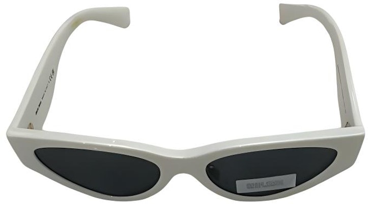 (W) MIU MIU Gafas de Sol Ovaladas Blancas con Diseño de Logo. 0MU03ZS1425S054 Lookbook (W) MIU MIU Gafas de Sol Ovaladas Blancas con Diseño de Logo. 0MU03ZS1425S054