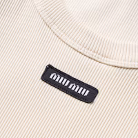 Sizing (W) MIU MIU 白色無袖修身背心上衣附標誌設計。 MJT694-1464-F0018-S-OOO
