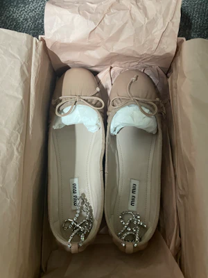 MIU MIU女款鑽飾休閒芭蕾舞鞋 Buy MIU MIU女款鑽飾休閒芭蕾舞鞋