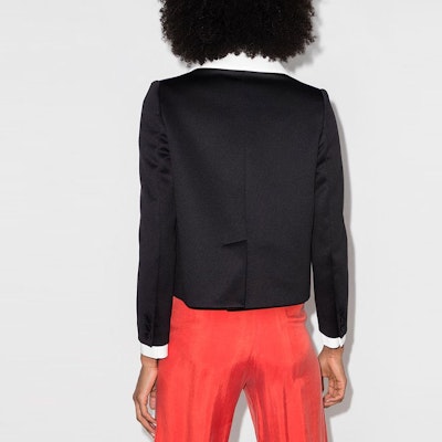 (W) 미우미우 블랙 로고 패치 칼라 테일러드 자켓. MH1670-1YX6-F098P Shop (W) 미우미우 블랙 로고 패치 칼라 테일러드 자켓. MH1670-1YX6-F098P