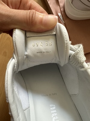 (W) MIU MIU做旧皮革厚底运动鞋“Logo” 5E892DF00533G63F0009 Order (W) MIU MIU做旧皮革厚底运动鞋“Logo” 5E892DF00533G63F0009