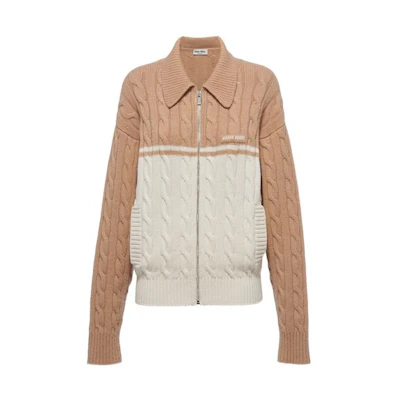 (Women) MIU MIU FW22 Logo Patch Cable Knit Wool Cardigan for Women - Brown. MMF623-11FP-F0825