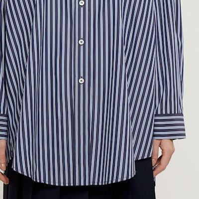 (W) MIU MIU Baju Pelindung Matahari Biru Bergaris Lengan Panjang Wanita FW22 MK1626-11O0-F0008 Sizing (W) MIU MIU Baju Pelindung Matahari Biru Bergaris Lengan Panjang Wanita FW22 MK1626-11O0-F0008