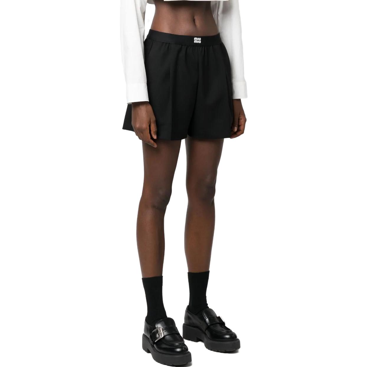 Shop (W) Shorts Negros MIU MIU FW23 con Cintura Elástica y Logo Impreso. MP1701S2321R1F0002