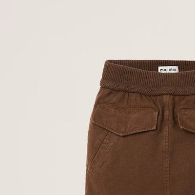 (Women) MIU MIU FW23 Cocoa Brown Embroidered Logo Casual Straight Skirt. MG2105-13SI-F0324-S-232 Purchase (Women) MIU MIU FW23 Cocoa Brown Embroidered Logo Casual Straight Skirt. MG2105-13SI-F0324-S-232