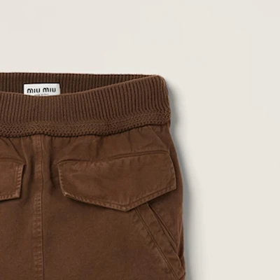 (Women) MIU MIU FW23 Cocoa Brown Embroidered Logo Casual Straight Skirt. MG2105-13SI-F0324-S-232 Sizing (Women) MIU MIU FW23 Cocoa Brown Embroidered Logo Casual Straight Skirt. MG2105-13SI-F0324-S-232