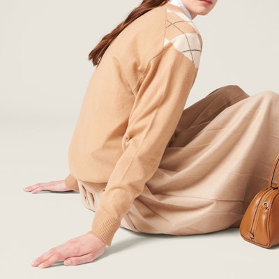 (W) MIU MIU FW23拼色菱形针织毛衣-驼棕色. MML826-13MN-F0040-S-232 Purchase (W) MIU MIU FW23拼色菱形针织毛衣-驼棕色. MML826-13MN-F0040-S-232