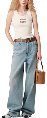 (W) MIU MIU FW23 刺绣Logo白色针织背心. MJT682-14AS-F0HAT-S-OOO Lookbook (W) MIU MIU FW23 刺绣Logo白色针织背心. MJT682-14AS-F0HAT-S-OOO