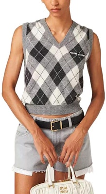 (W) MIU MIU 2023秋冬灰色格纹V领针织马甲。 MMV106-13K7-F0K44-S-232 Purchase (W) MIU MIU 2023秋冬灰色格纹V领针织马甲。 MMV106-13K7-F0K44-S-232