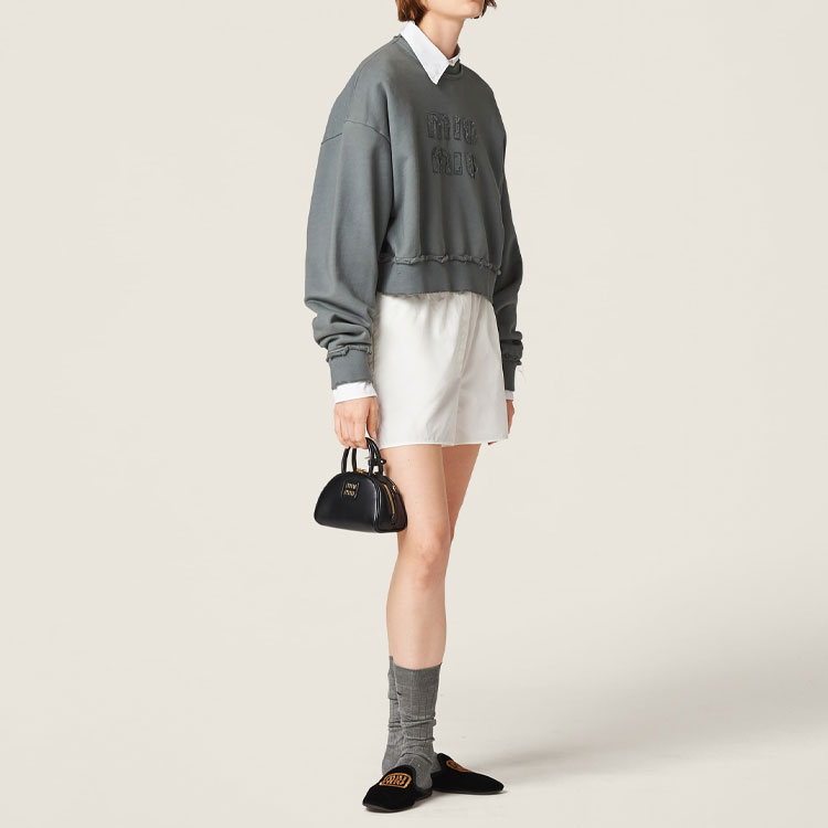 Lookbook (W) MIU MIU FW23 铁灰字母圆领短款长袖休闲卫衣 MJL911-137J-F0D65-S-23