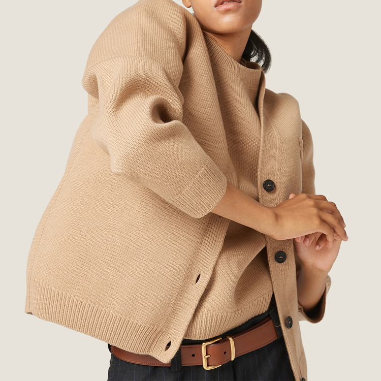 (Women) MIU MIU FW23  Khaki V-Neck Long Sleeve Knit Sweater with Logo Print. MMF791-13JS-F0629-S-232 圖 6