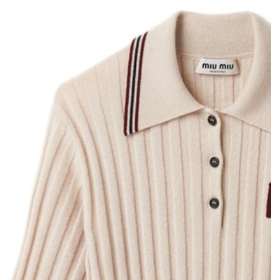 (W) MIU MIU FW23 Baju Polo Lengan Pendek Logo Cetak dalam Beige Terang. MML878-138Q-F0018-S-OOO Shop (W) MIU MIU FW23 Baju Polo Lengan Pendek Logo Cetak dalam Beige Terang. MML878-138Q-F0018-S-OOO