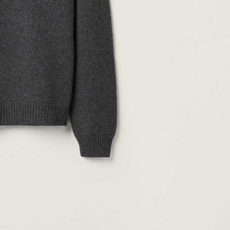 (Women) MIU MIU FW23  Logo Crewneck Knit Sweater - Slate Gray. MML849-13VB-F0480-S-232 圖 7