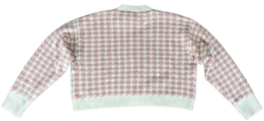 (W) MIU MIU 秋冬23粉色千鸟格针织圆领毛衣. MMF651-11UX-F0E1Q Lookbook (W) MIU MIU 秋冬23粉色千鸟格针织圆领毛衣. MMF651-11UX-F0E1Q