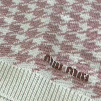 (W) MIU MIU 秋冬23粉色千鸟格针织圆领毛衣. MMF651-11UX-F0E1Q Shop (W) MIU MIU 秋冬23粉色千鸟格针织圆领毛衣. MMF651-11UX-F0E1Q