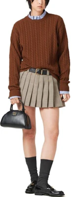 (W) MIU MIU 2023秋冬棕色粗针织圆领毛衣. MML818-13KX-F0005-S-232 Lookbook (W) MIU MIU 2023秋冬棕色粗针织圆领毛衣. MML818-13KX-F0005-S-232