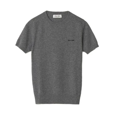 (Women) MIU MIU FW23 Solid Color Logo Knit Short-Sleeve Sweater Women. MML842-13S1-F0480-S-232