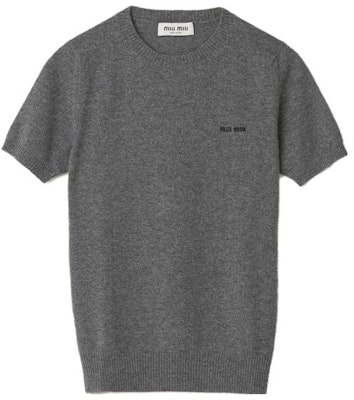 (W) MIU MIU 2023秋冬纯色LOGO针织短袖毛衣女款 MML842-13S1-F0480-S-232 Order (W) MIU MIU 2023秋冬纯色LOGO针织短袖毛衣女款 MML842-13S1-F0480-S-232