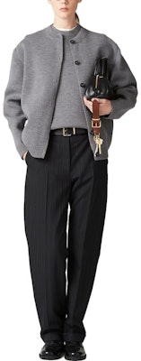 (W) MIU MIU 女士秋冬款针织短袖上衣 FW23 流苏标志刺绣设计。 MML839-13JS-F0031-S-232 Lookbook (W) MIU MIU 女士秋冬款针织短袖上衣 FW23 流苏标志刺绣设计。 MML839-13JS-F0031-S-232