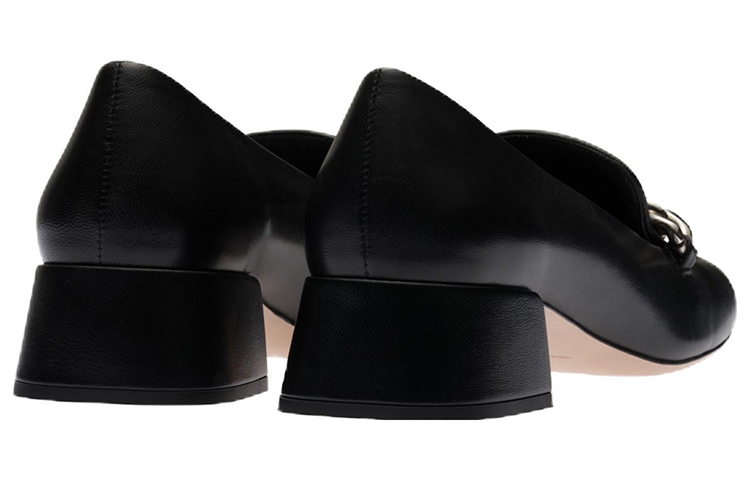 Purchase (W) Sepatu Bertumit MIU MIU 'Logo Hitam' 5D658D_011_F0002_F_DX35