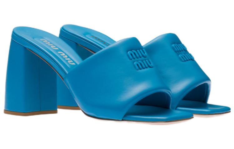 Lookbook (W) MIU MIU Leren Blokhak Vierkante Neus Slide ''Blauwe Mode'' 5XX614_011_F0013_F_085