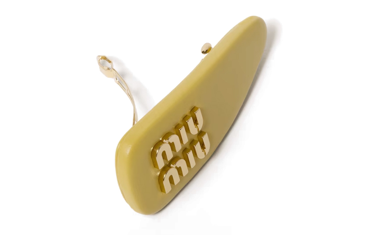 Lookbook (W) 미우미우 레터 로고 가죽 헤어 클립 옐로우 5IF092_038_F068X