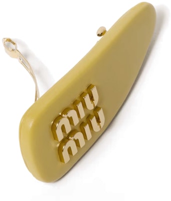 (W) 미우미우 레터 로고 가죽 헤어 클립 옐로우 5IF092_038_F068X Lookbook (W) 미우미우 레터 로고 가죽 헤어 클립 옐로우 5IF092_038_F068X