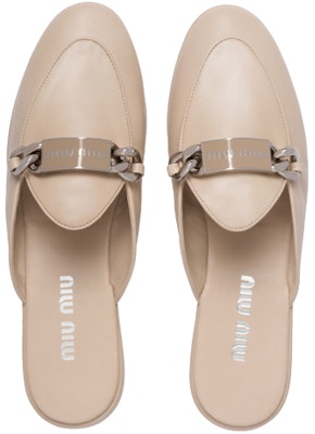 MIU MIU 缪缪 皮革 徽标雕刻链条 樂福 時尚涼拖 女款 米色 Lookbook MIU MIU 缪缪 皮革 徽标雕刻链条 樂福 時尚涼拖 女款 米色