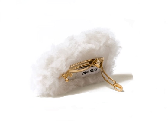 (W) 미우미우 로고 디자인 메탈 헤어 클립 화이트 5IF092_2F7T_F0304 Lookbook (W) 미우미우 로고 디자인 메탈 헤어 클립 화이트 5IF092_2F7T_F0304