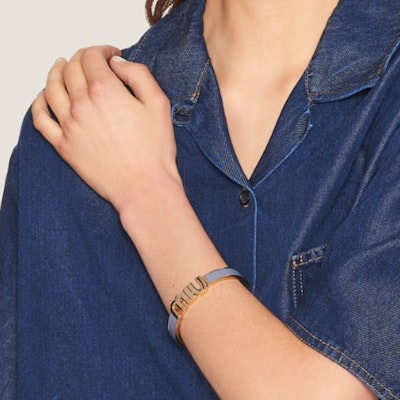 (W) MIU MIU 女款蓝色金属Logo手链. 5JB413-2F6T-F0637 Shop (W) MIU MIU 女款蓝色金属Logo手链. 5JB413-2F6T-F0637