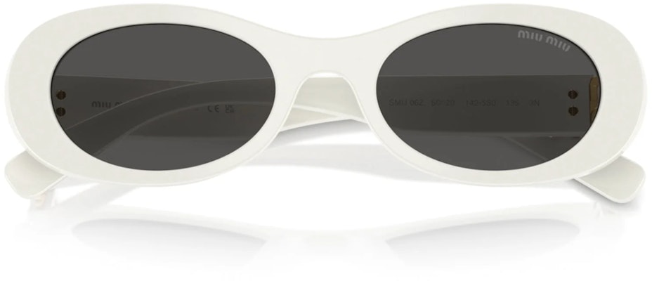 (W) ミュウミュウ オーバル ホワイト サングラス ロゴ付きテンプル Japan Search SMU06ZE142F05S0C050 Shop (W) ミュウミュウ オーバル ホワイト サングラス ロゴ付きテンプル Japan Search SMU06ZE142F05S0C050