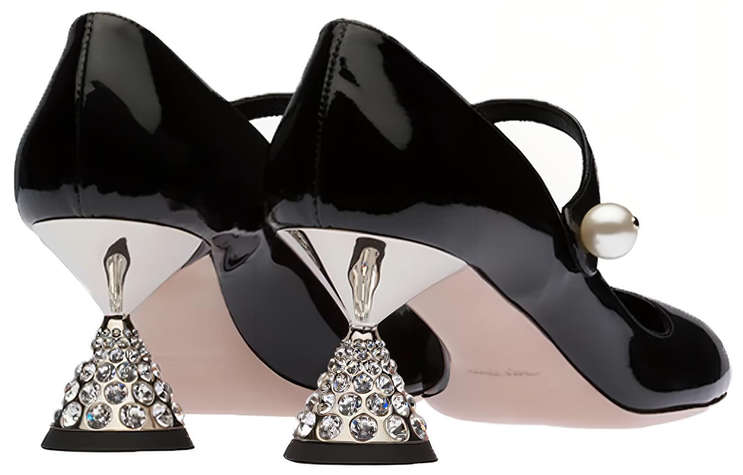 Shop (W) 미우미우 크리스탈 힐 블랙 에나멜 메리 제인 펌프스 5I667D_XUW_F0002_F_065