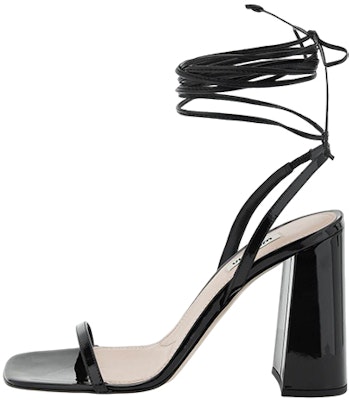 (W) MIU MIU Sandal Hak Chunky Hitam Kulit Paten Stylish Tali Depan Kotak 5X857D_069_F0002 Buy (W) MIU MIU Sandal Hak Chunky Hitam Kulit Paten Stylish Tali Depan Kotak 5X857D_069_F0002