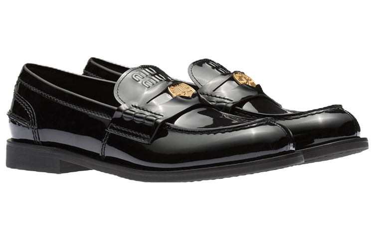 Lookbook (W) ミュウミュウ パテントローファー (黒) 5D773D_XWH_F0002_F_020