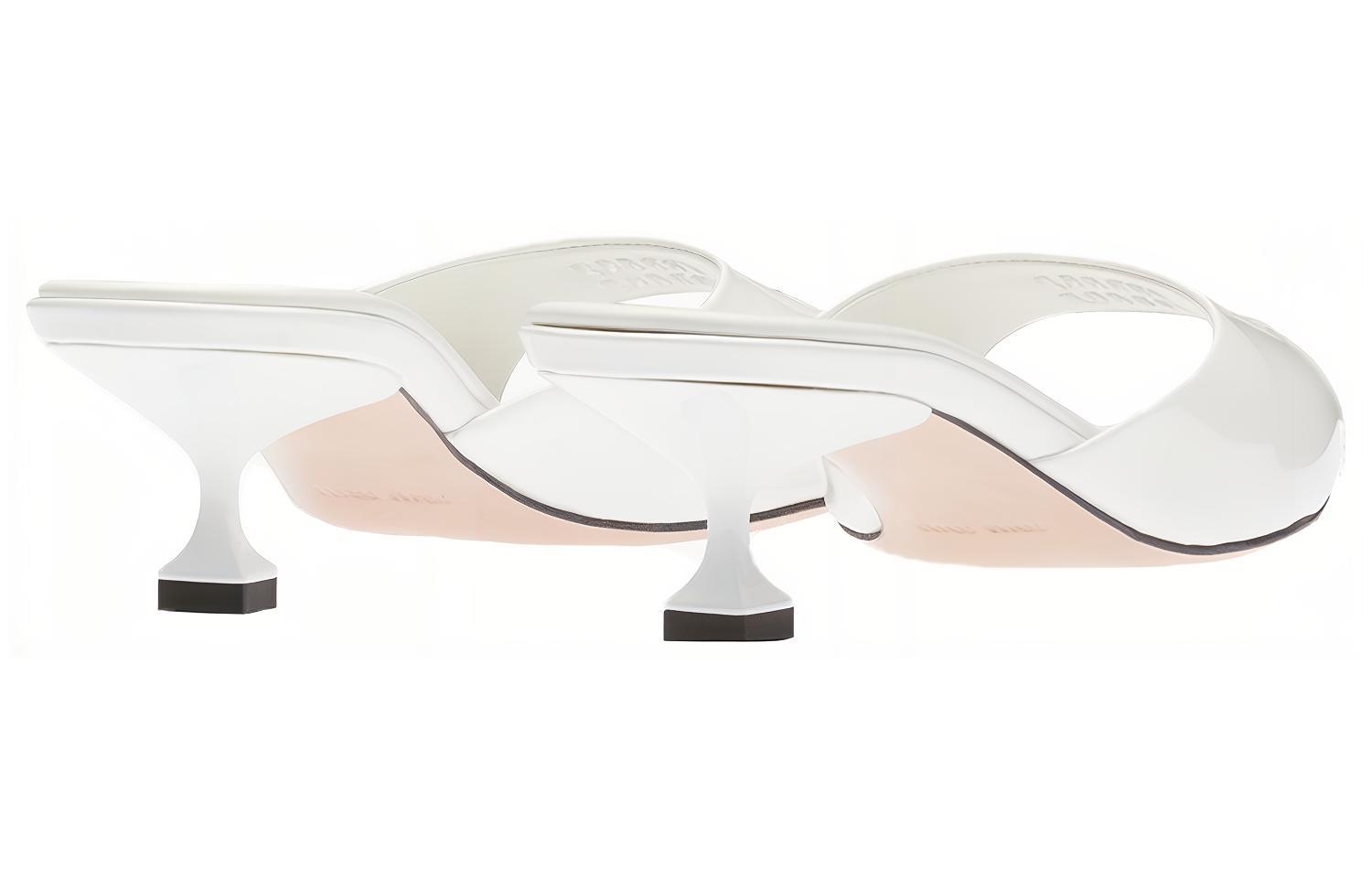 Lookbook (W) 미우미우 펀칭 로고 피프토 샌들 (화이트) 5XX603_XV4_F0009_F_045