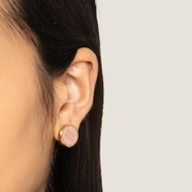 (Women) MIU MIU Pink Enamel Logo Letter Earrings for Women. 5JO912-2F6T-F0615 圖 4