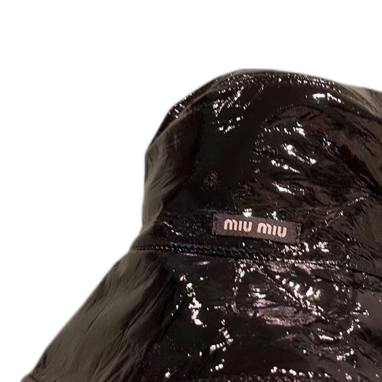 Lookbook (W) 미우미우 여성용 블랙 솔리드 디자인 어부 모자 5HC197-2DOU-F0002