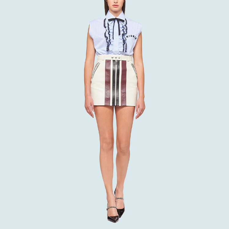 Lookbook (W) MIU MIU SS21 Baju Tanpa Lengan Corak Kot Biru dengan Hiasan Renda Sulaman. MK1528-1YJF-F0012