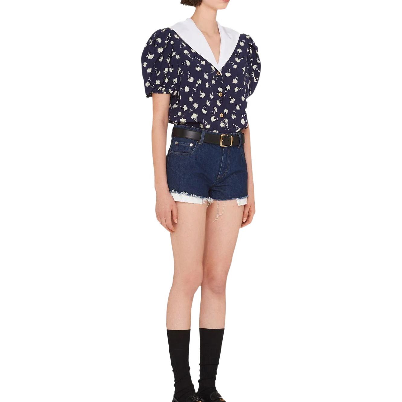 Lookbook (W) MIU MIU SS22 Baju Lengan Pendek Biru Bercorak Bunga dengan Perlindungan Matahari. MK1670-10BT-F069Q