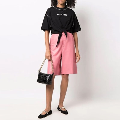 (W) MIU MIU SS22 黑色字母印花短袖寬鬆版圓領T恤 女款 MJN332-1ZVD-F0002 Lookbook (W) MIU MIU SS22 黑色字母印花短袖寬鬆版圓領T恤 女款 MJN332-1ZVD-F0002