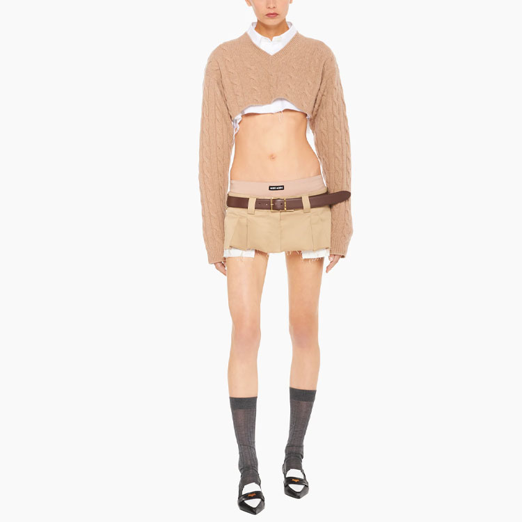 Lookbook (W) MIU MIU SS22 卡其色斜纹迷你裙 休闲穿搭. MG1779-1UPX-F0065