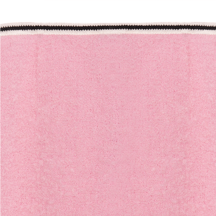 Sizing (W) MIU MIU SS22 粉色纯色A字天鹅绒休闲半身裙女款。 MG1746-2E37