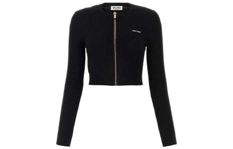 Order (W) MIU MIU SS23  Kardigan Rajut Hitam dengan Logo Patch. MMF722-122P-F0002-S-231